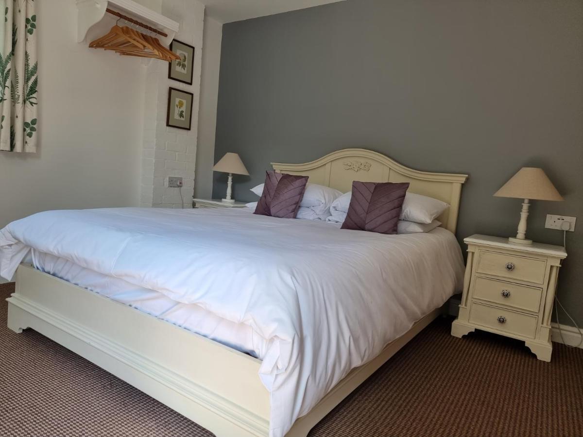 The Boathouse Bed & Breakfast Стратфорд на Ейвън Екстериор снимка
