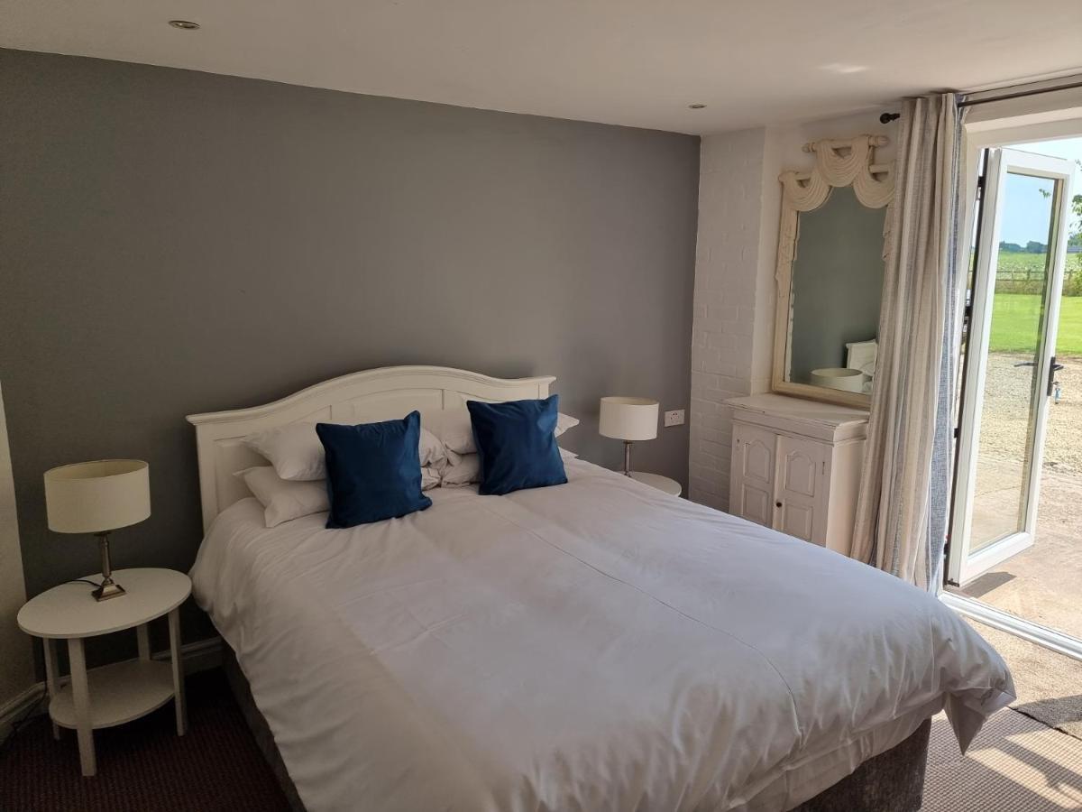 The Boathouse Bed & Breakfast Стратфорд на Ейвън Екстериор снимка